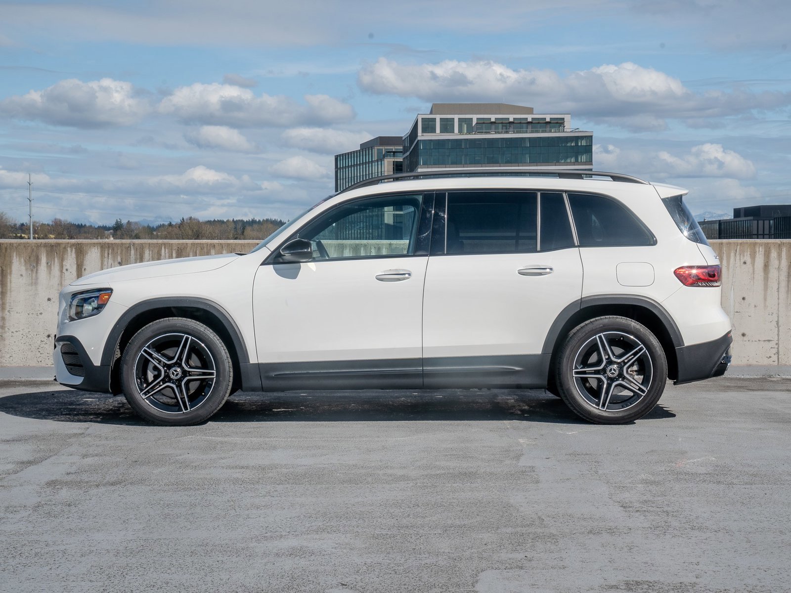 Certified 2023 Mercedes-Benz GLB 250 4MATIC image 3