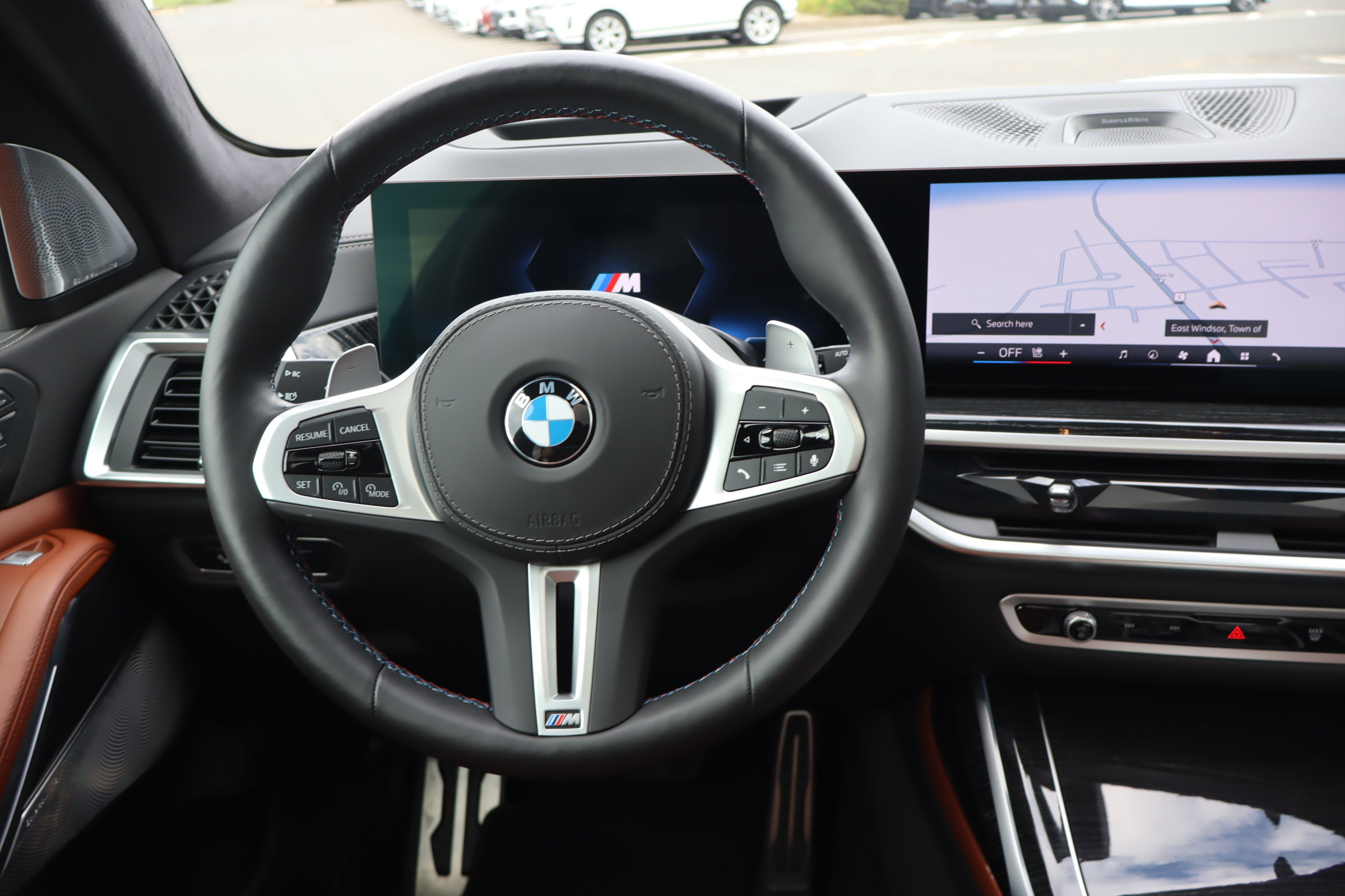 Used 2025 BMW X7 M60i AWD/4WD image 18