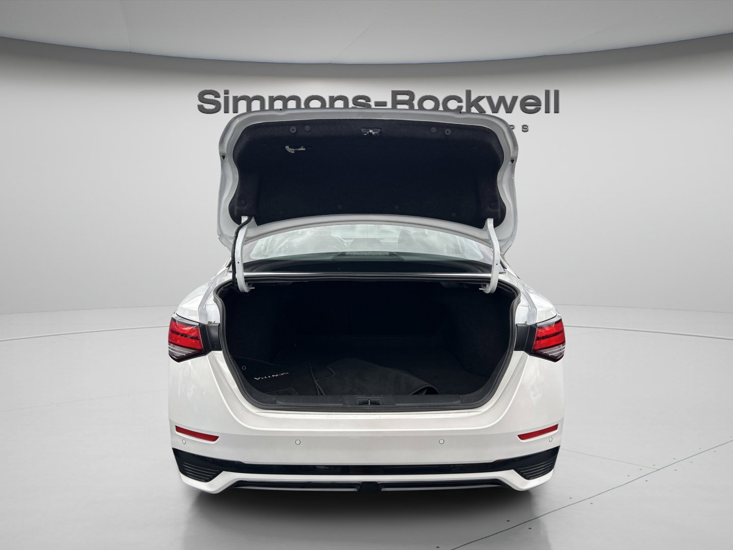 Used 2025 Nissan Sentra SR w/ SR Premium Package image 39