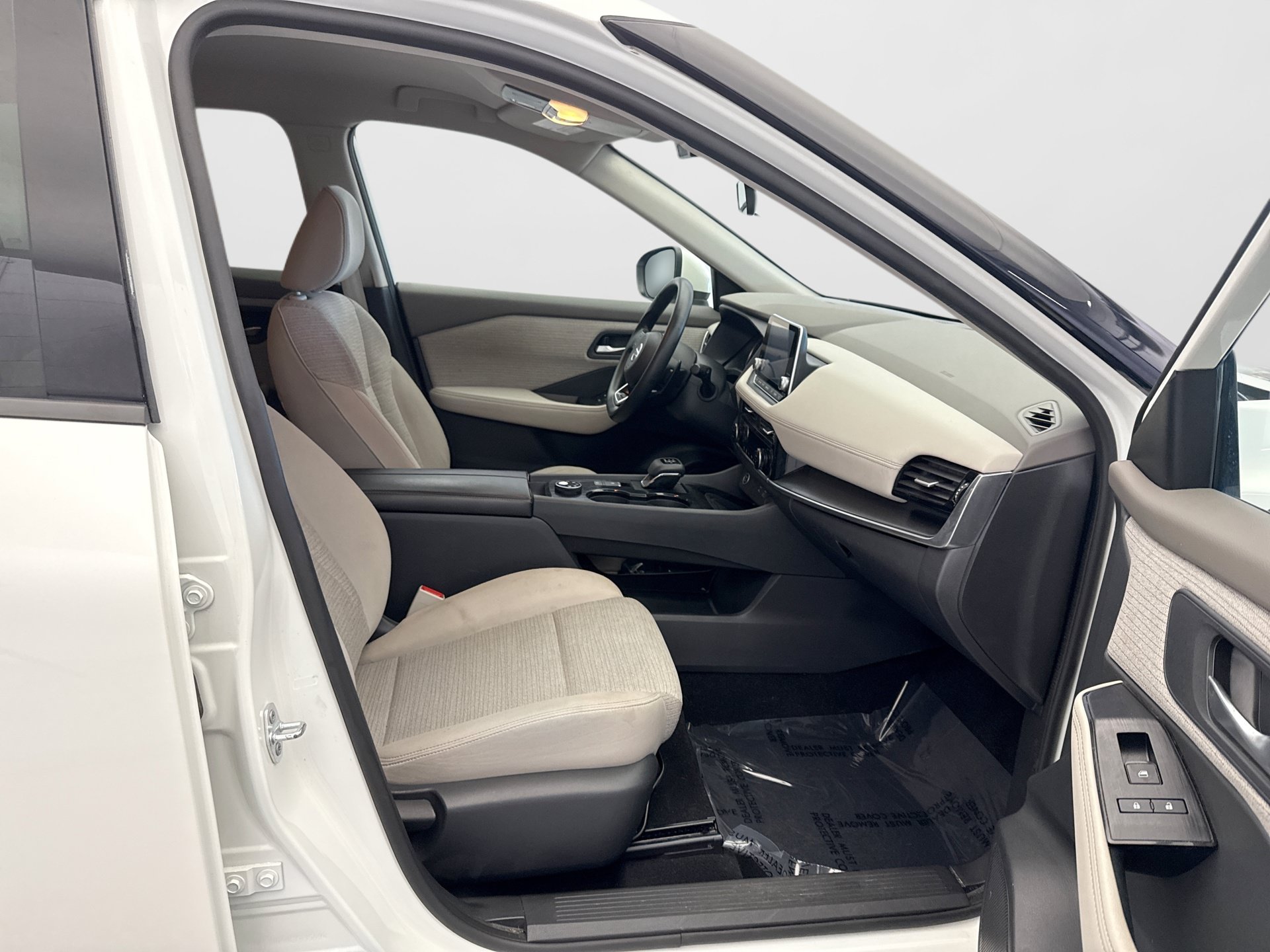 Used 2021 Nissan Rogue SV AWD/4WD image 16