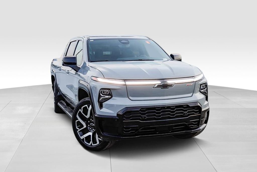 Used 2025 Chevrolet Silverado EV RST AWD/4WD image 2