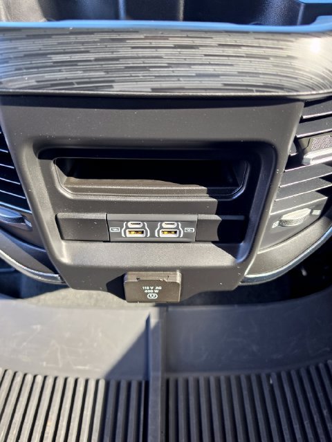 Used 2023 RAM 1500 Laramie AWD/4WD image 11