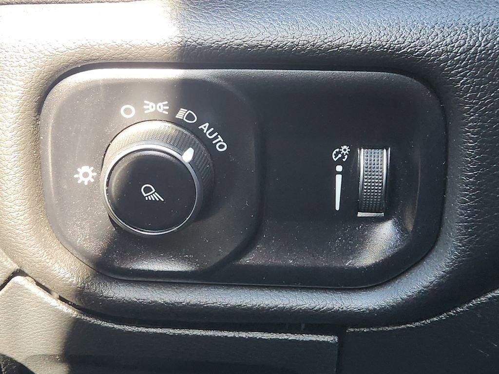 Used 2024 RAM 1500 Laramie image 23