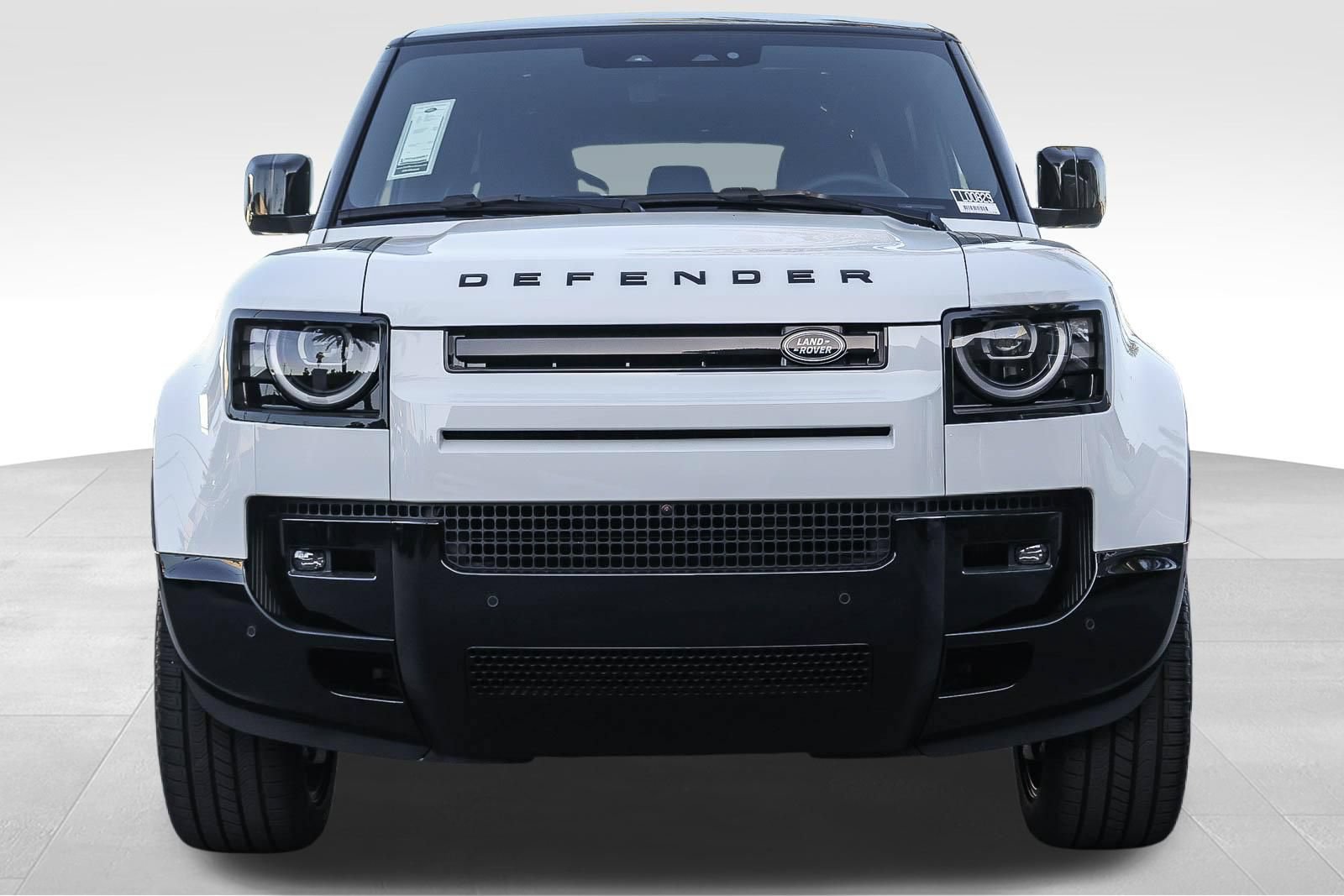 New 2026 Land Rover Defender 130 X-Dynamic SE AWD/4WD image 2
