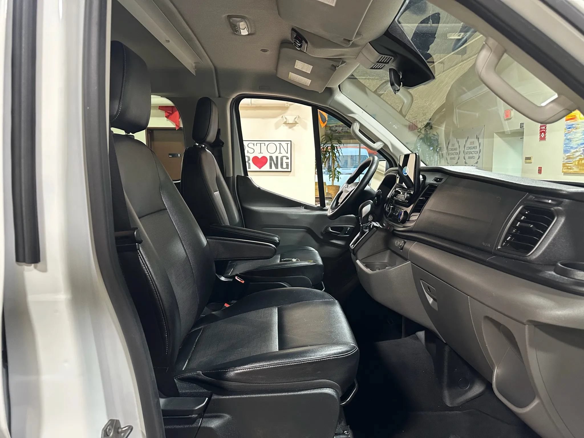 Used 2020 Ford Transit 150 XL RWD image 25
