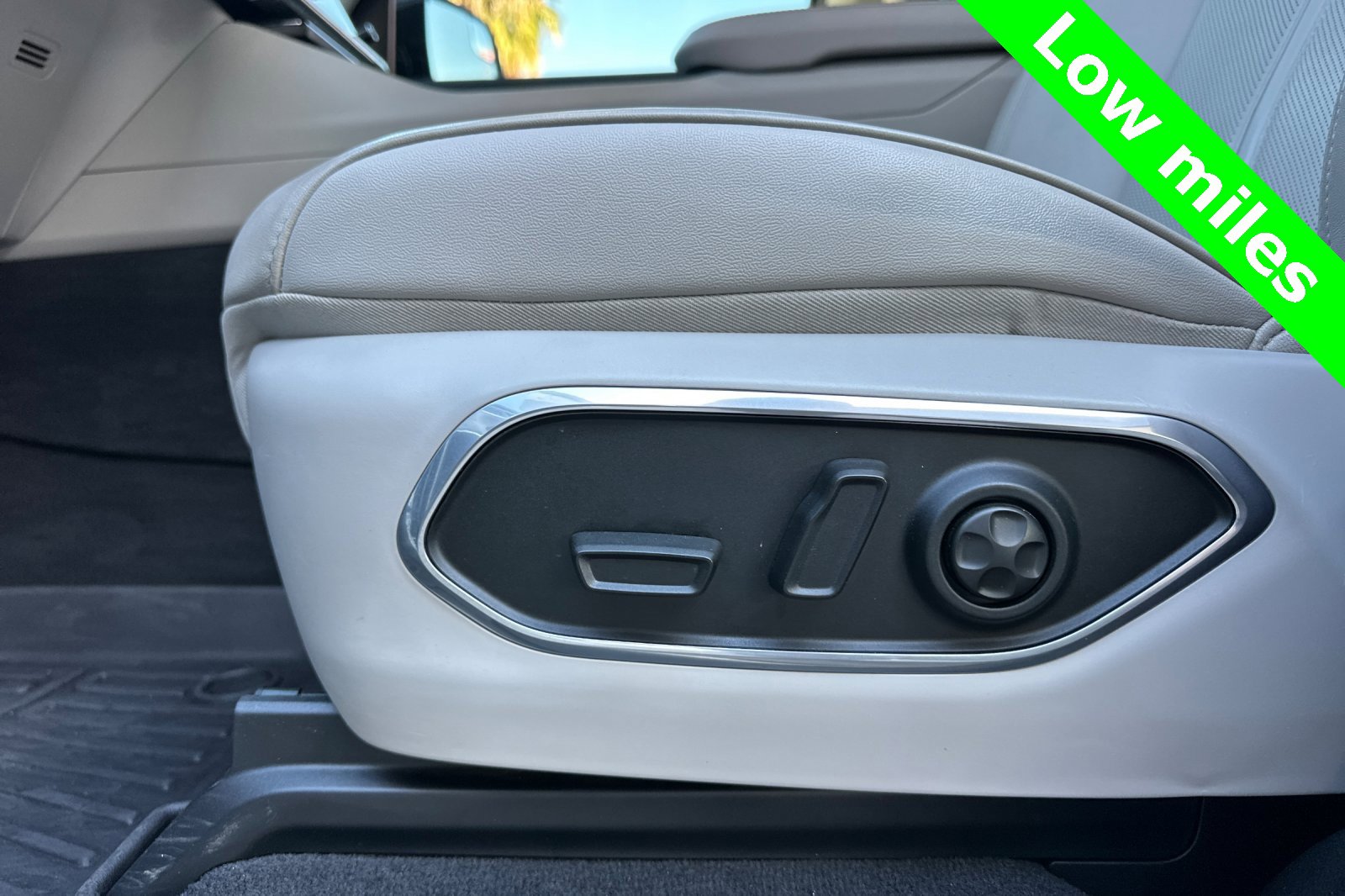 Used 2024 Jeep Wagoneer 4WD image 14