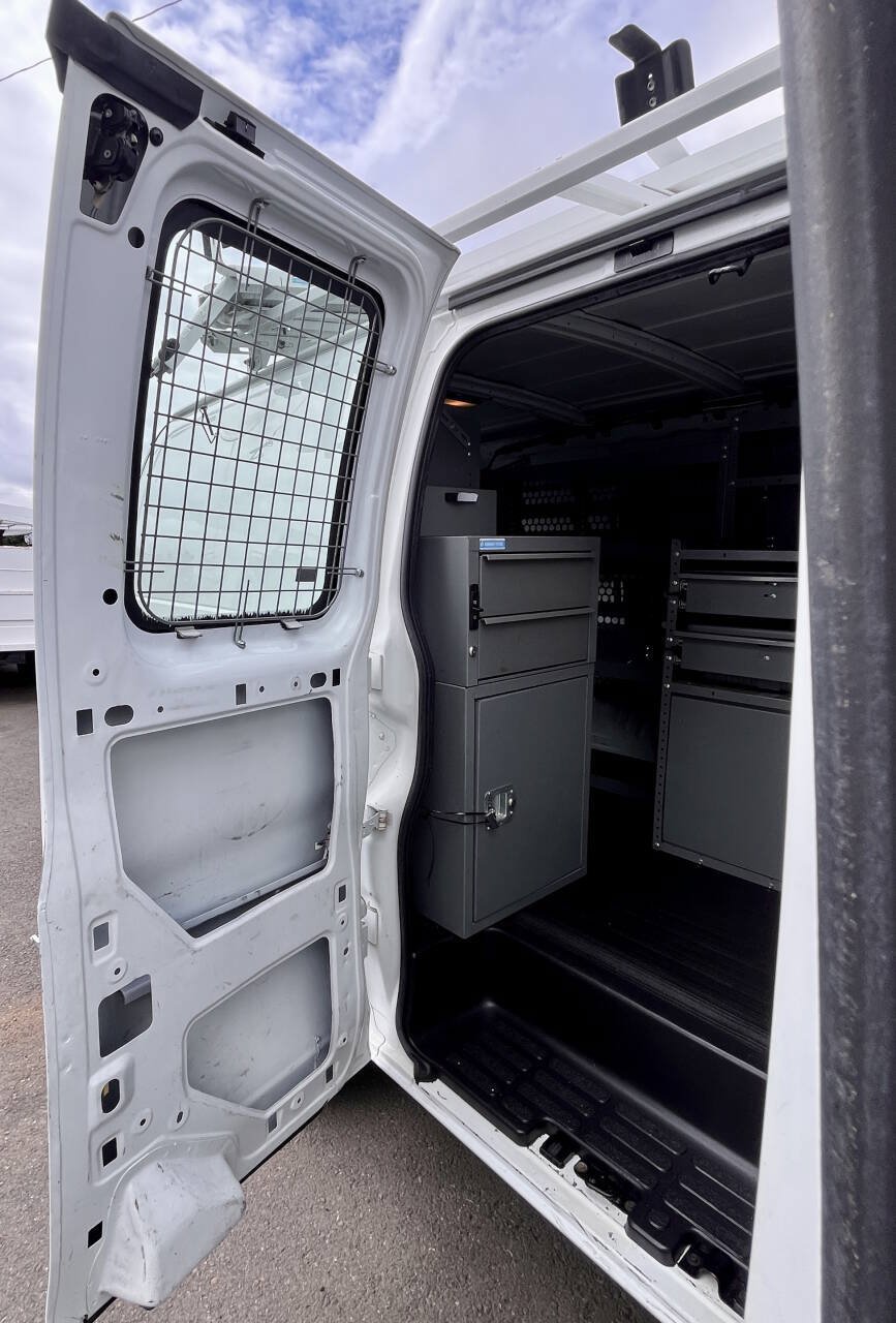 Used 2013 Chevrolet Express 2500 RWD image 18