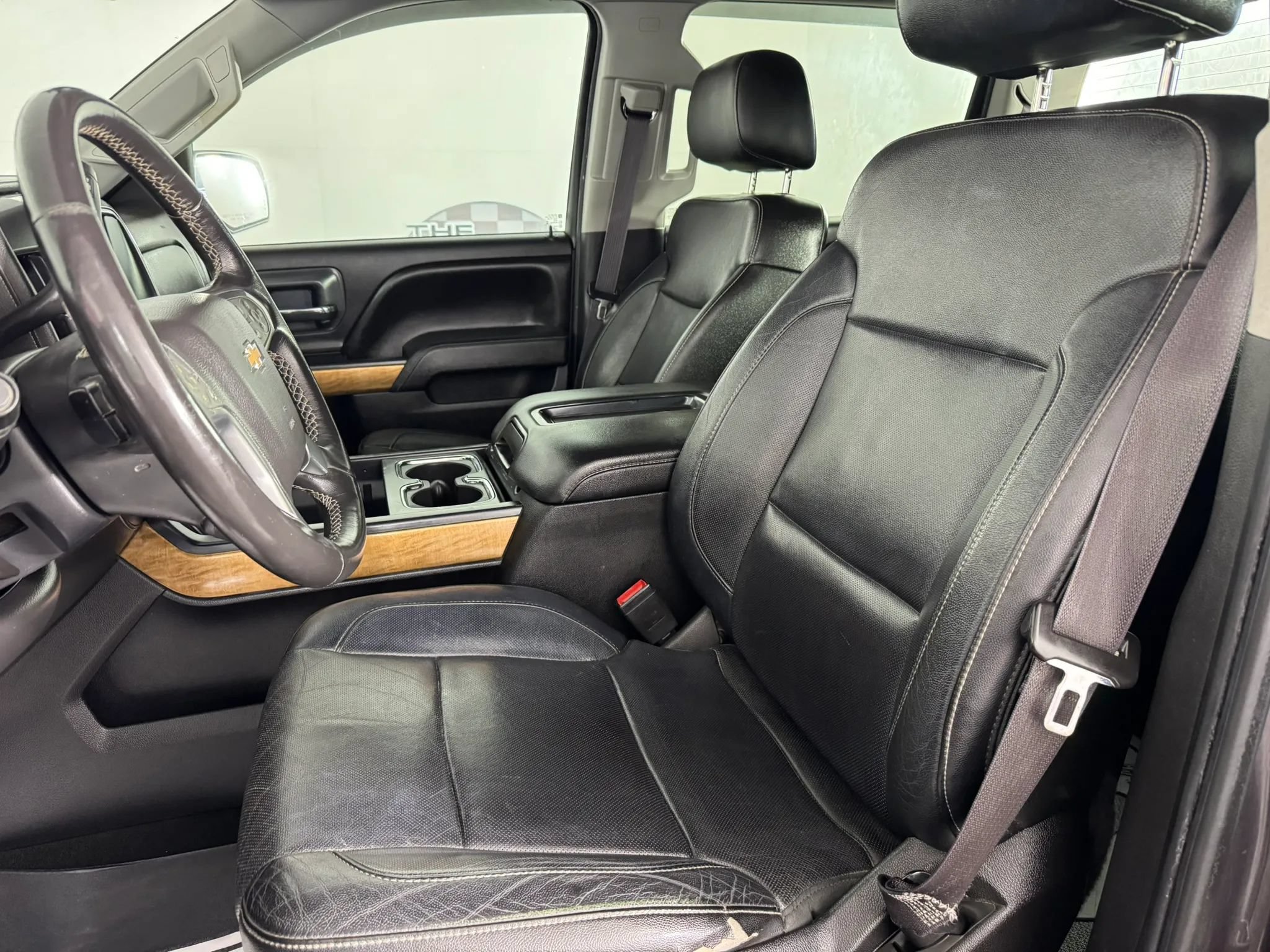 Used 2015 Chevrolet Silverado 1500 LTZ w/ LTZ Plus Package AWD/4WD image 32