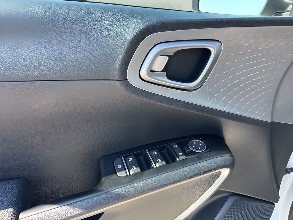 Used 2024 Kia Soul LX w/ Option Group 015 image 22