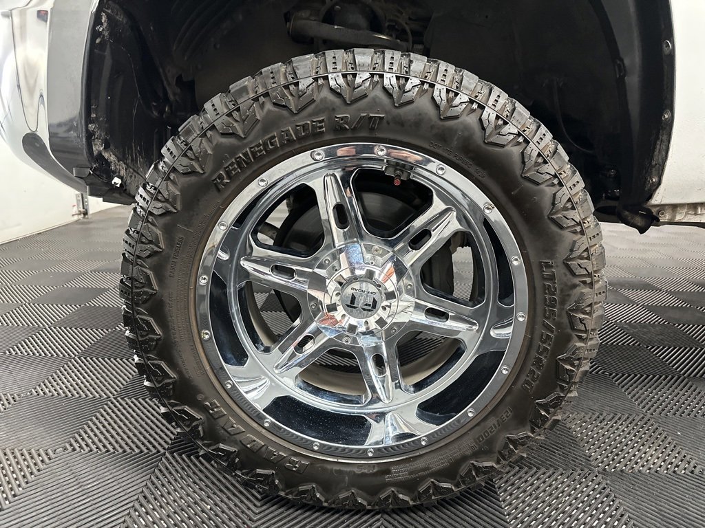 Used 2020 Toyota Tundra SR5 w/ TRD Off-Road Package image 39