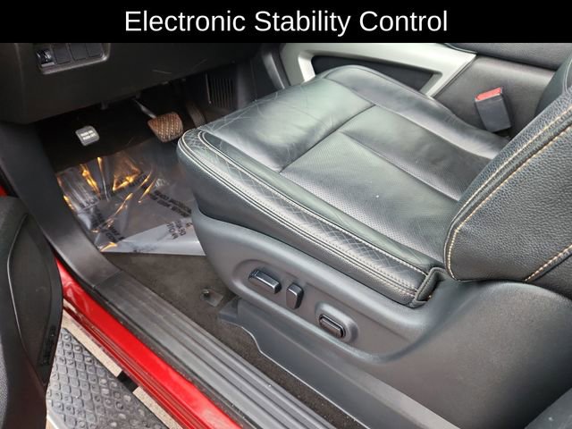 Used 2018 Nissan Titan SL image 21