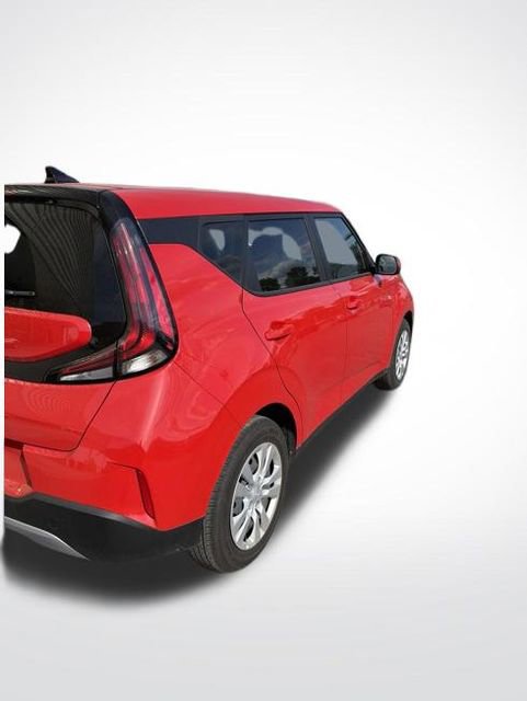 Used 2025 Kia Soul LX FWD image 9