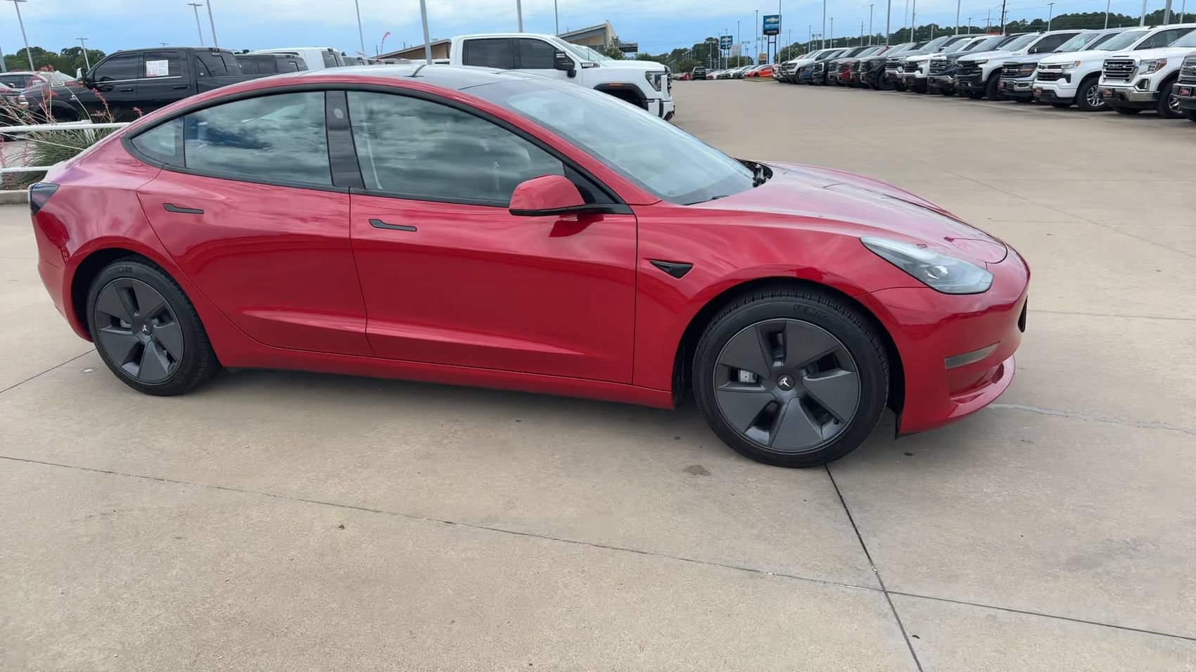 Used 2023 Tesla Model 3 Standard Range RWD image 2