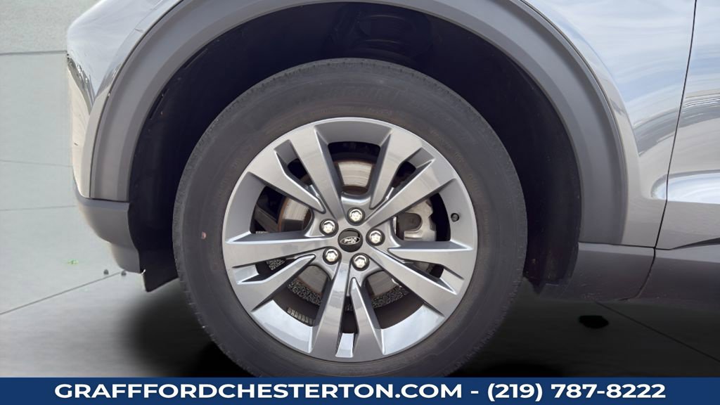 Used 2023 Ford Explorer XLT w/ Equipment Group 202A AWD/4WD image 26