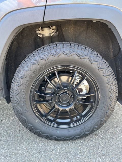 Used 2021 Toyota RAV4 XLE Premium AWD/4WD image 10