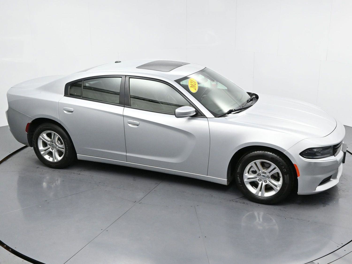 Used 2021 Dodge Charger SXT w/ Leather Interior Group image 43