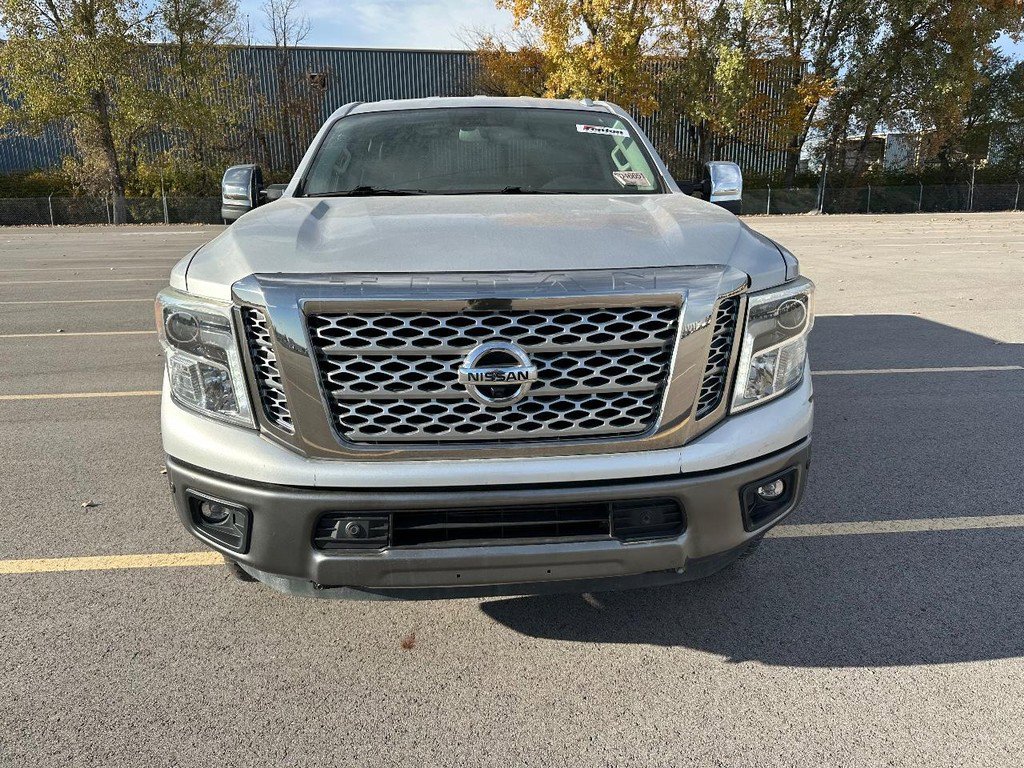 Used 2016 Nissan Titan PRO-4X w/ Pro-4x Convenience Package AWD/4WD image 11