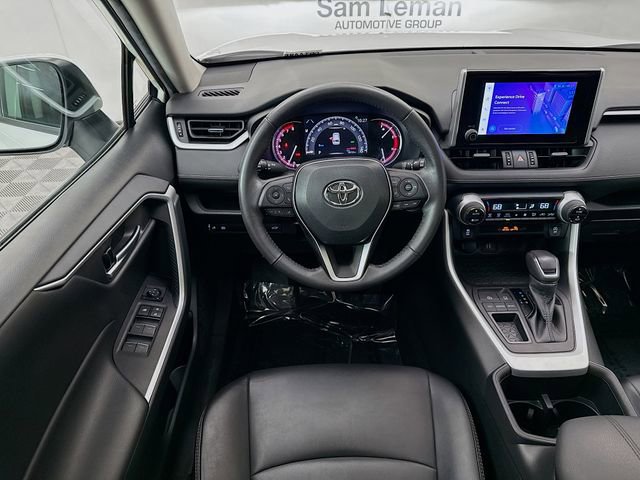 Used 2023 Toyota RAV4 XLE Premium image 22