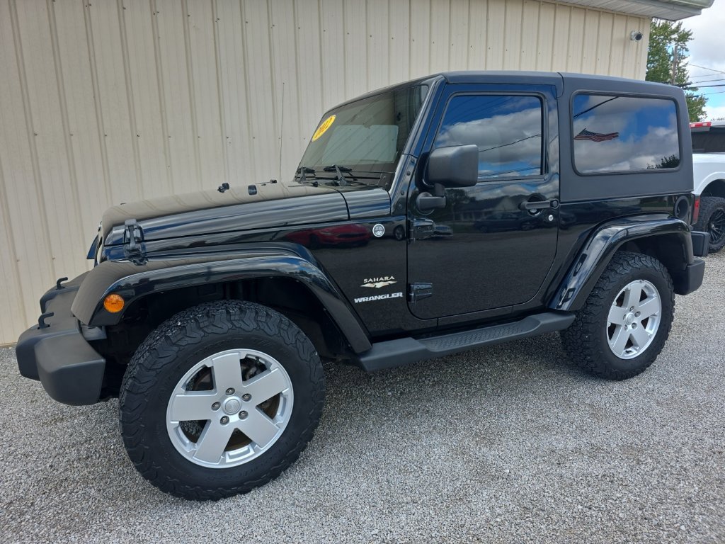 Used 2012 Jeep Wrangler Sahara w/ Connectivity Group AWD/4WD image 10