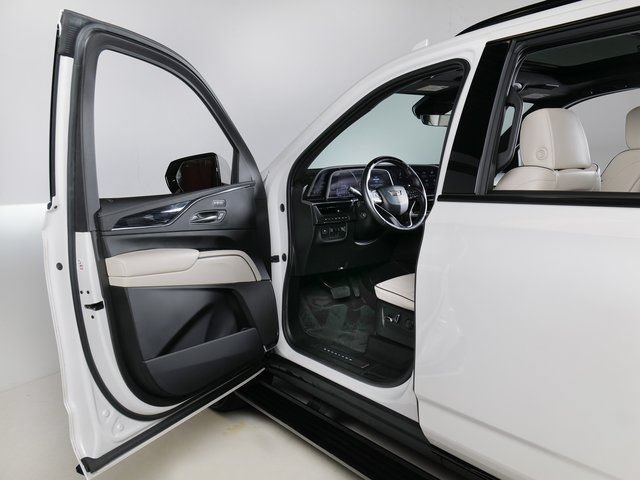 Used 2022 Cadillac Escalade Sport w/ Touring Package AWD/4WD image 31