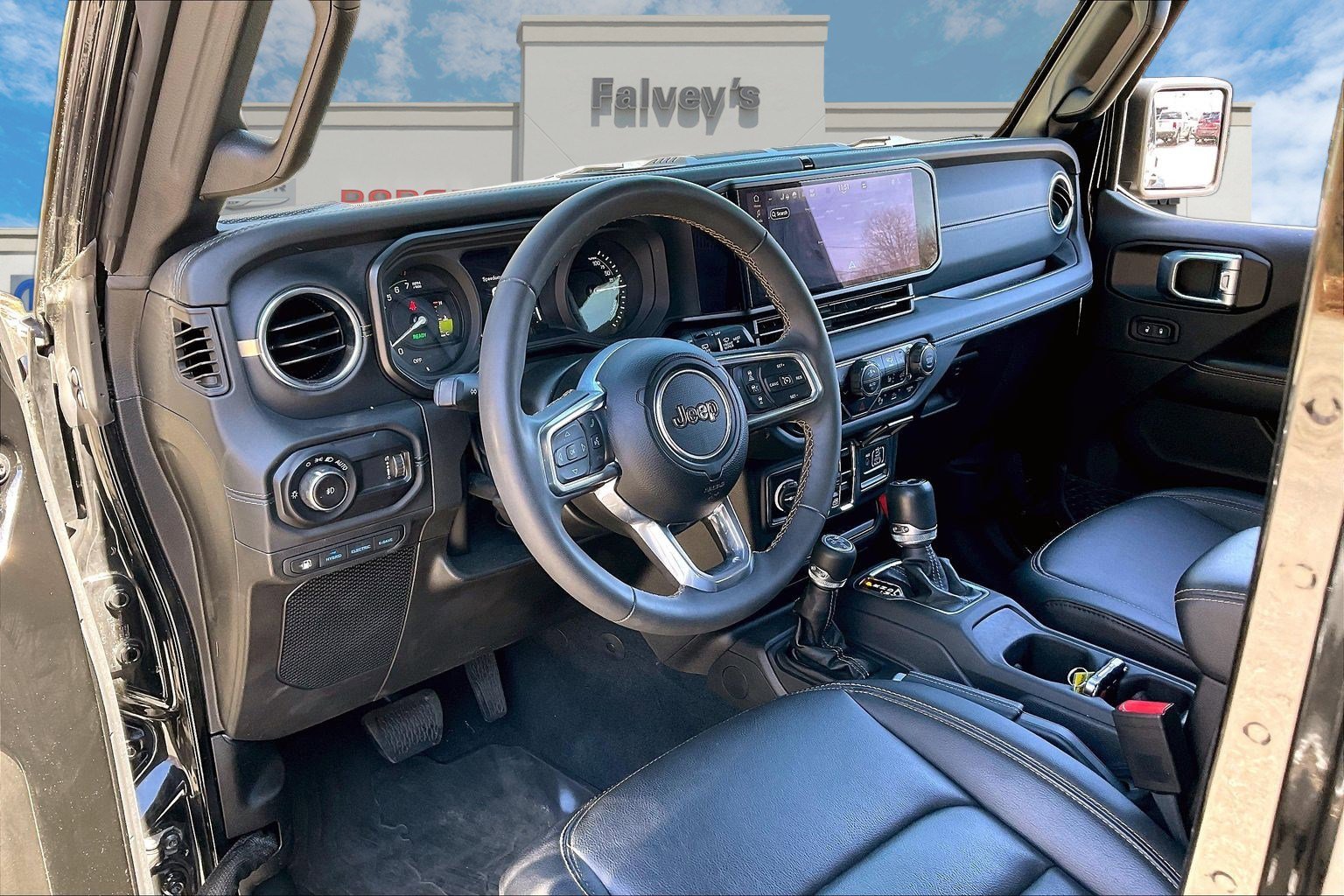 Used 2024 Jeep Wrangler Sahara w/ Technology Group image 13