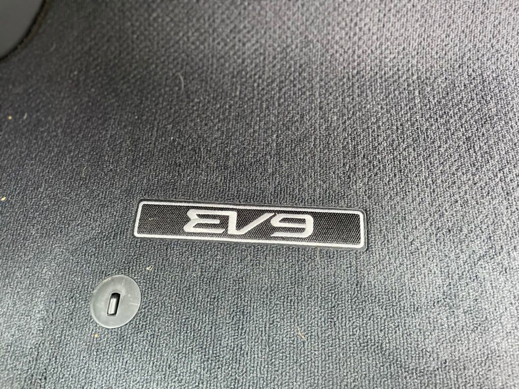 Used 2024 Kia EV9 Wind AWD/4WD image 25