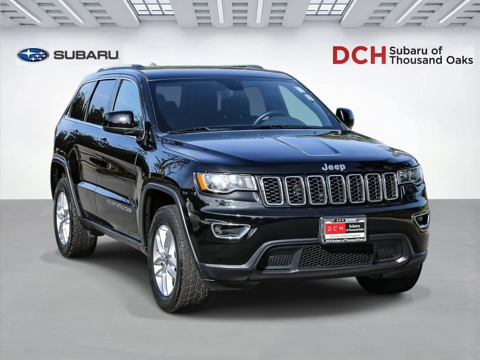 Used 2017 Jeep Grand Cherokee Laredo w/ Quick Order Package 23E image 3