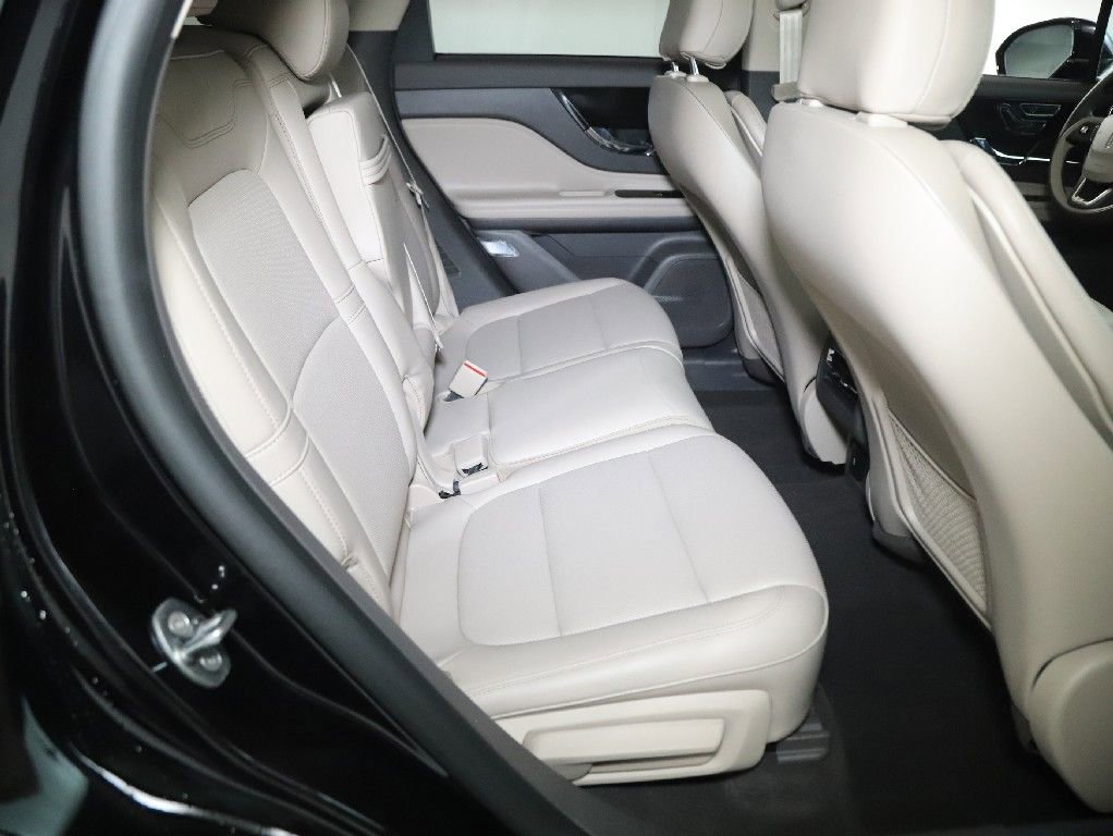 Certified 2024 Lincoln Corsair AWD w/ Equipment Group 101A image 30