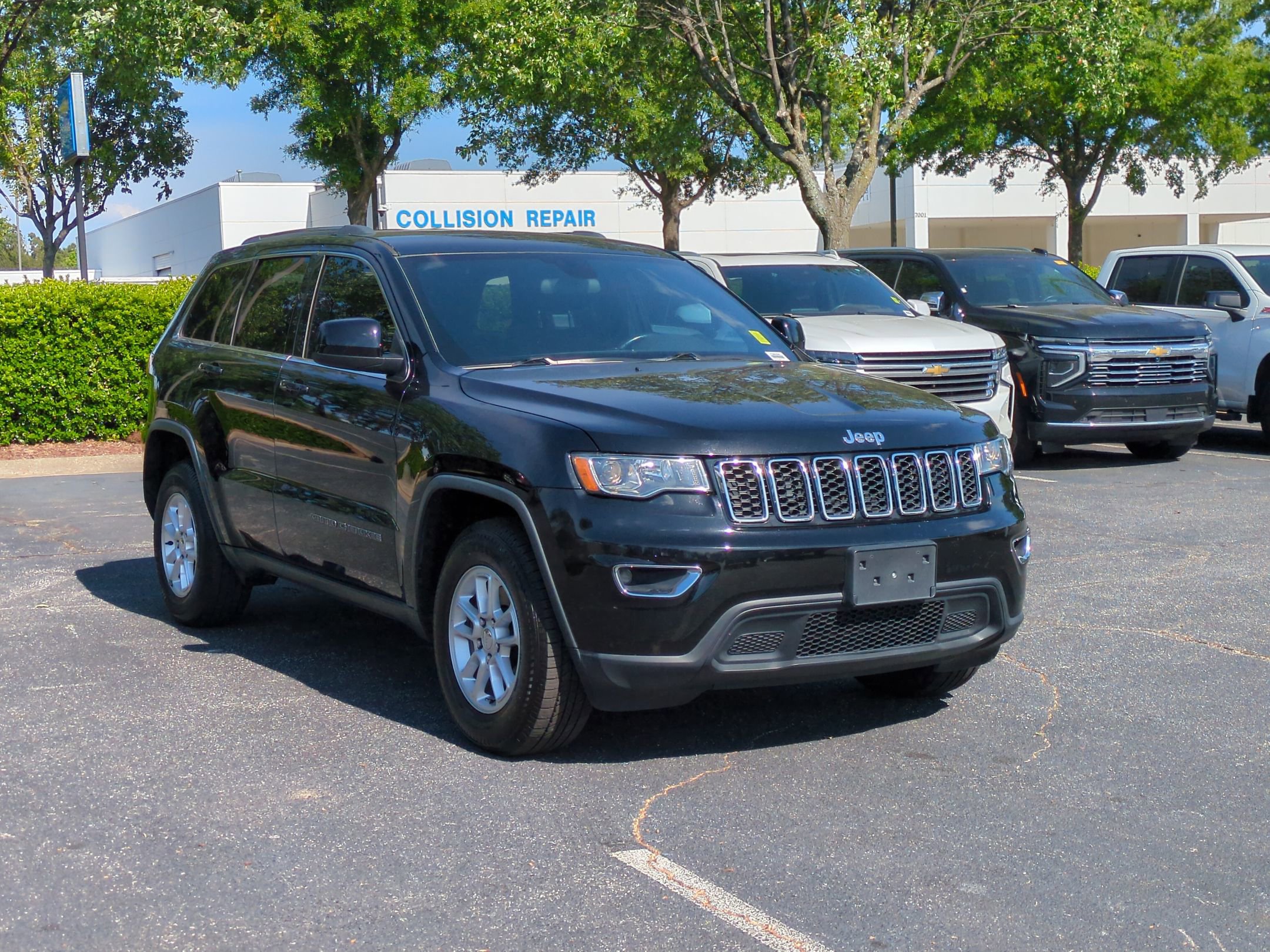 Used 2019 Jeep Grand Cherokee Laredo AWD/4WD video 2