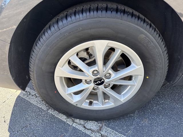 Certified 2023 Kia Carnival LX image 37