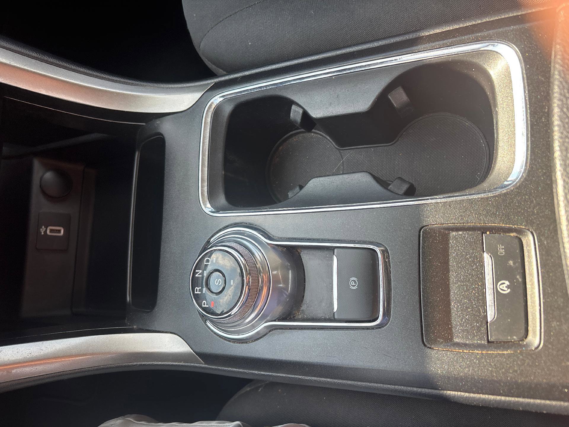 Used 2017 Ford Fusion SE w/ Fusion SE Technology Package image 15