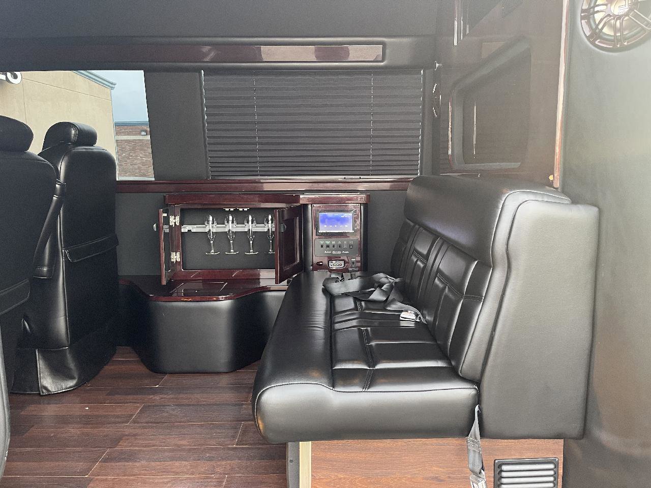 Used 2009 Dodge Sprinter 2500 RWD image 14