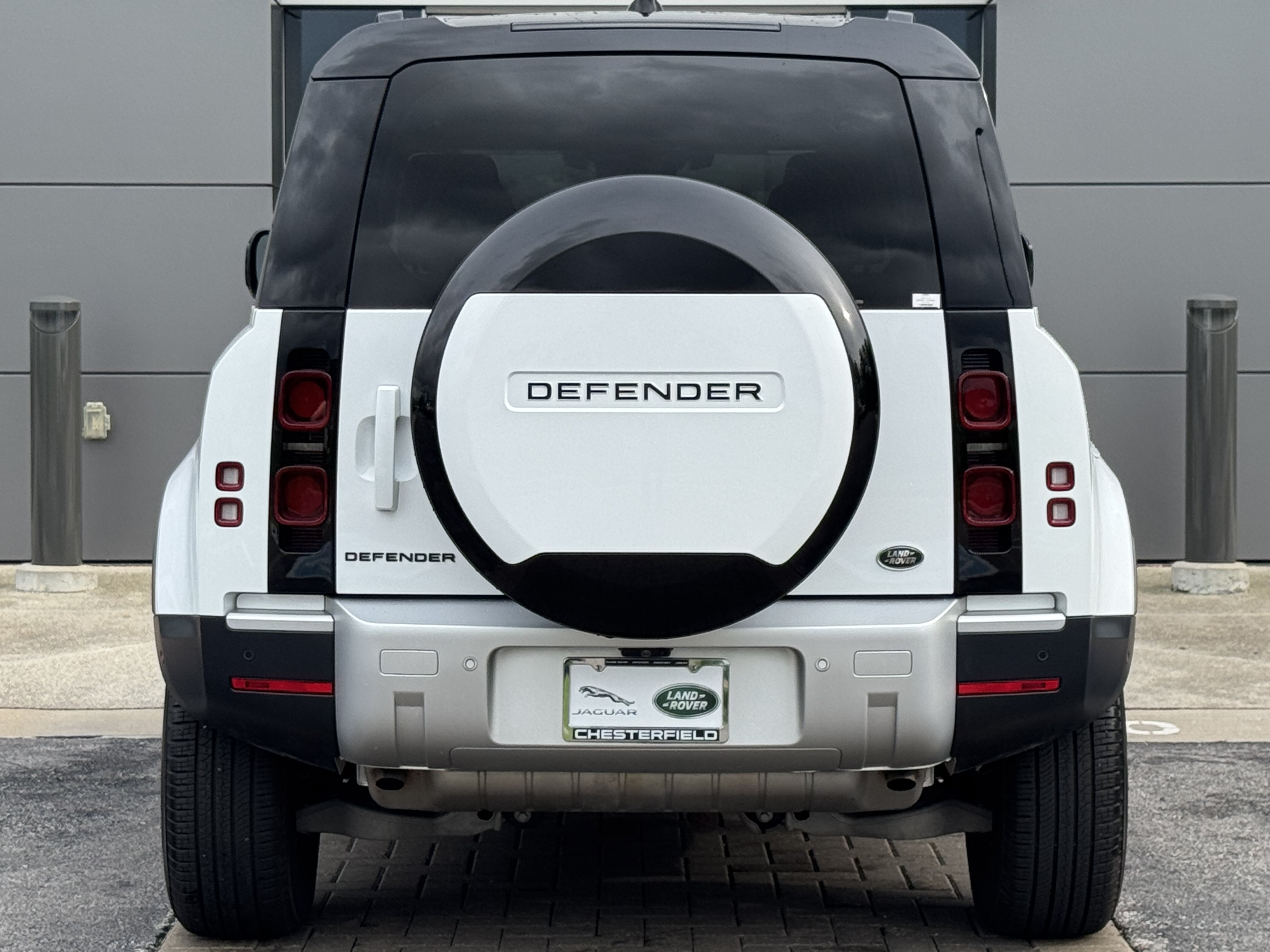 Certified 2023 Land Rover Defender 110 S AWD/4WD image 7