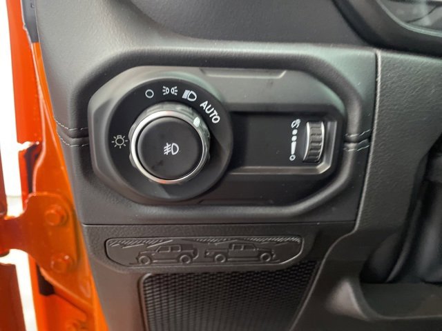 New 2025 Jeep Wrangler Sahara w/ Technology Group image 10