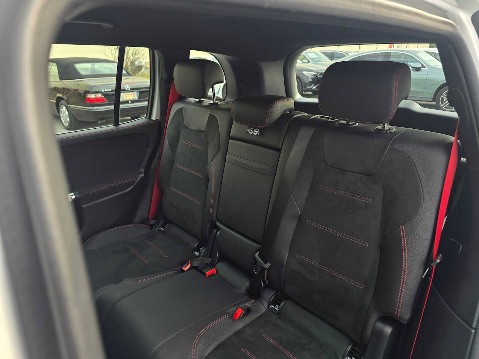 Used 2025 Mercedes-Benz GLB 35 AMG 4MATIC image 19