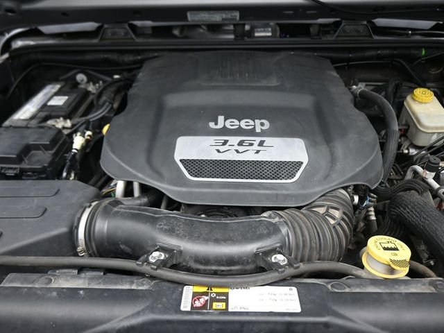 Used 2013 Jeep Wrangler Unlimited Sport w/ Connectivity Group image 35
