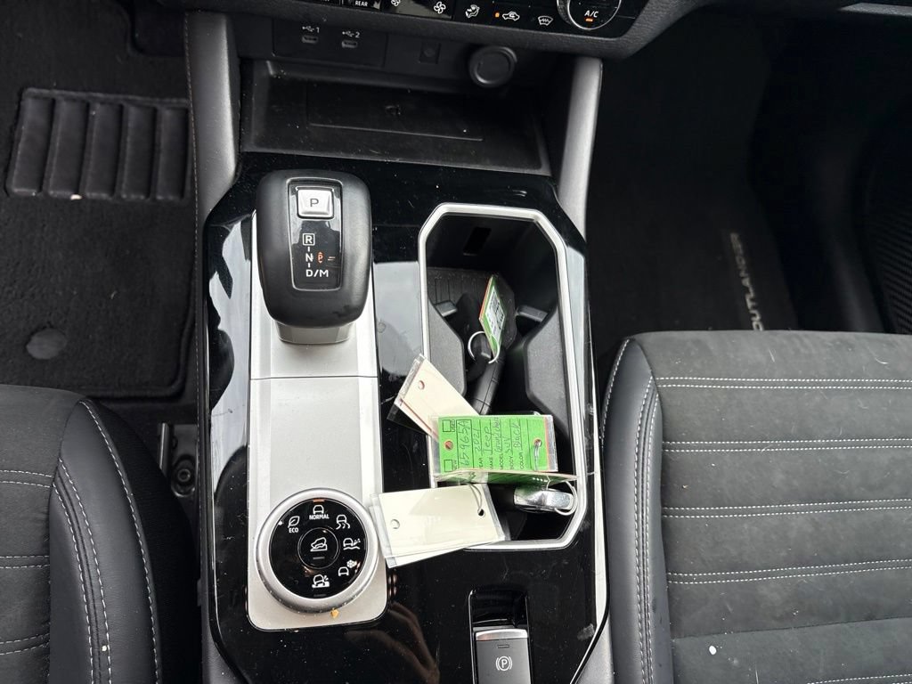 Used 2025 Mitsubishi Outlander SE AWD/4WD image 17