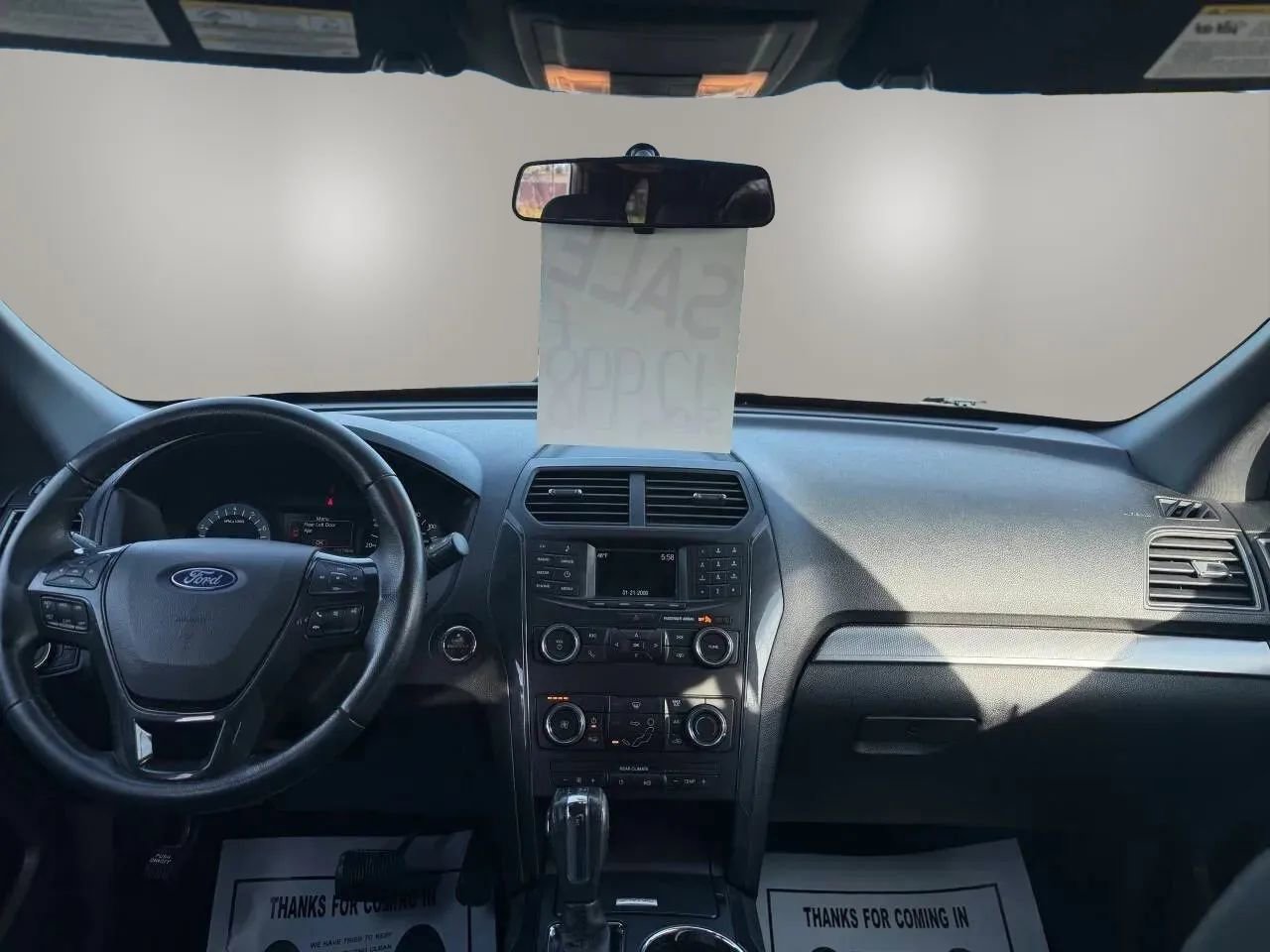 Used 2018 Ford Explorer XLT AWD/4WD image 10