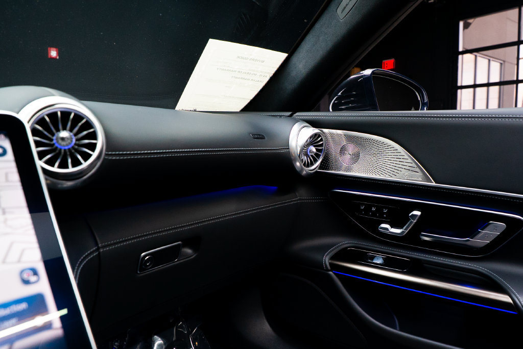 Used 2022 Mercedes-Benz SL 55 AMG 4MATIC w/ Driver Assistance Package image 51