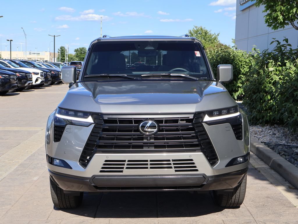 Used 2026 Lexus GX 550 w/ Accessory Package (2T) AWD/4WD image 3