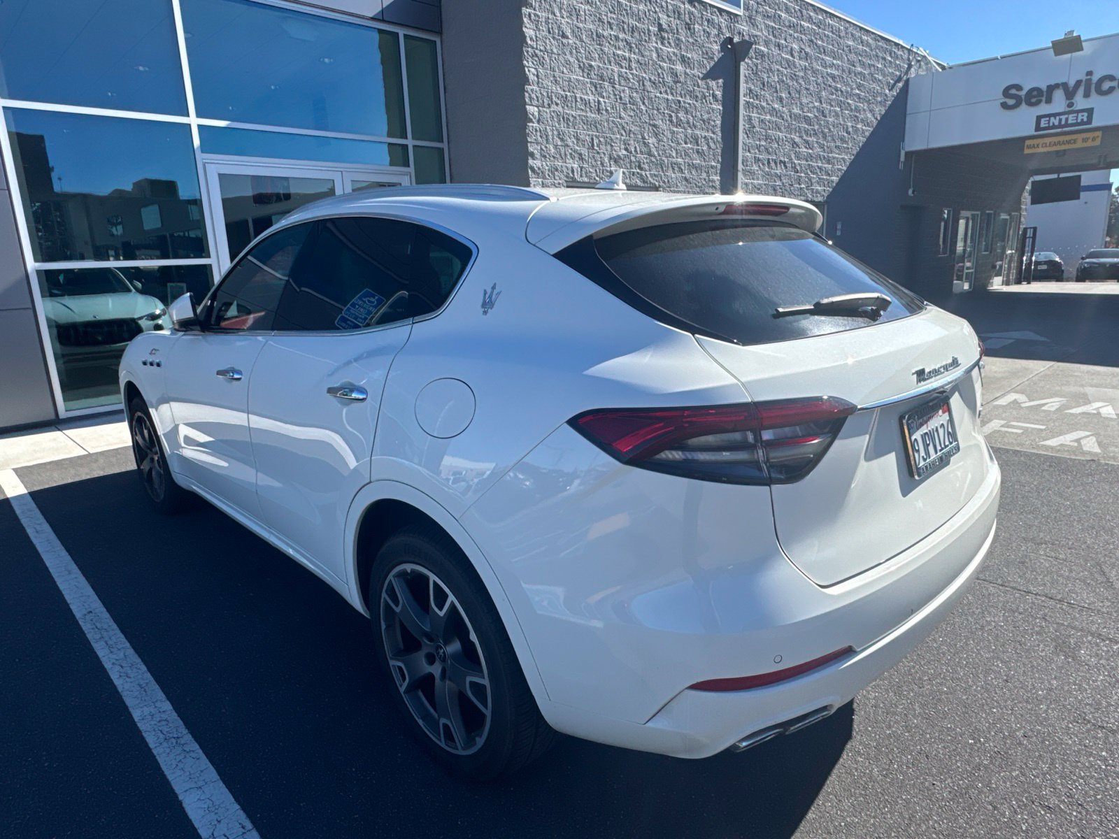 Used 2023 Maserati Levante GT AWD/4WD image 9