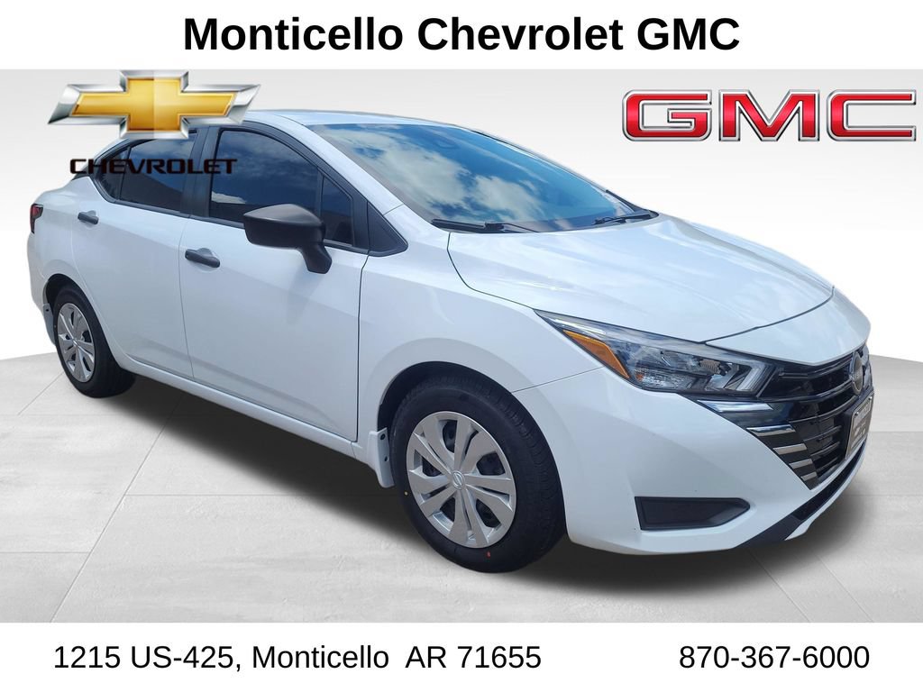 Used 2025 Nissan Versa S w/ Trunk Package