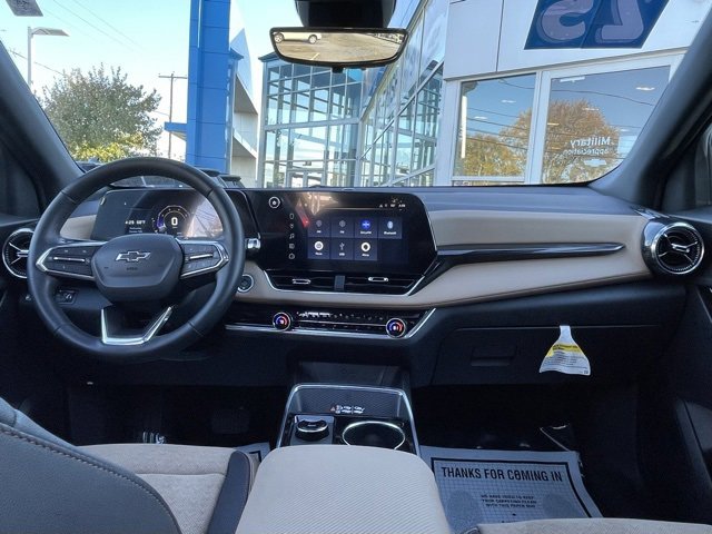 Certified 2025 Chevrolet Equinox ACTIV w/ Safety and Technology Package image 3