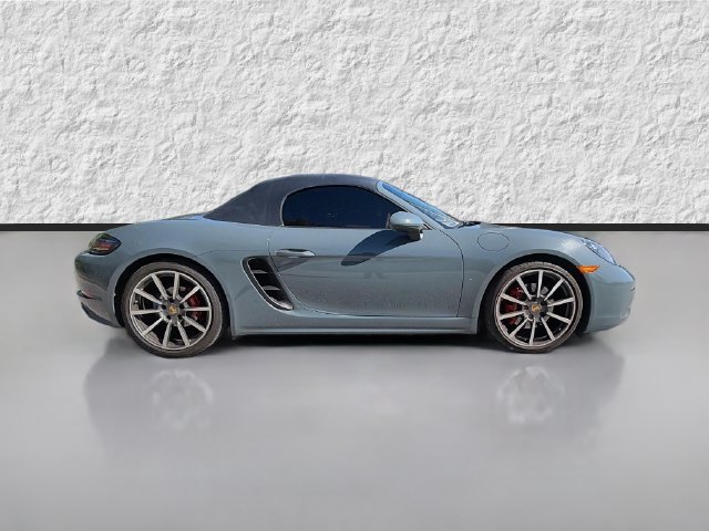 Used 2017 Porsche 718 Boxster S RWD image 2