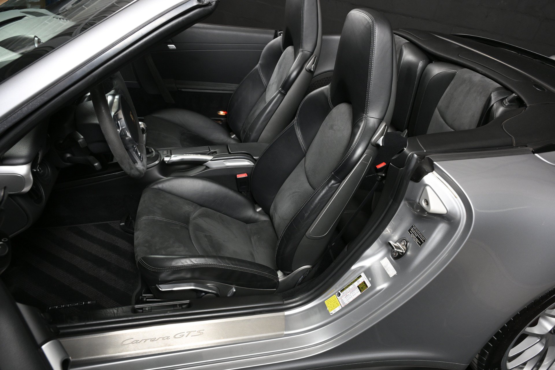 Used 2011 Porsche 911 Carrera GTS RWD image 5