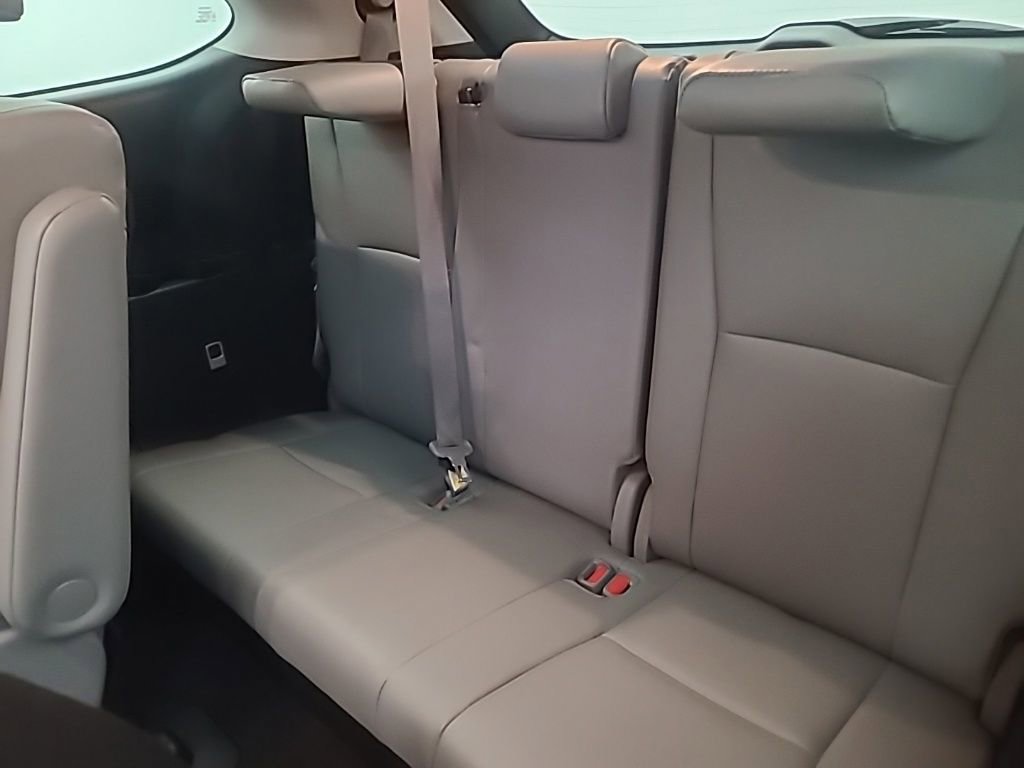 Used 2023 Toyota Highlander XLE image 21