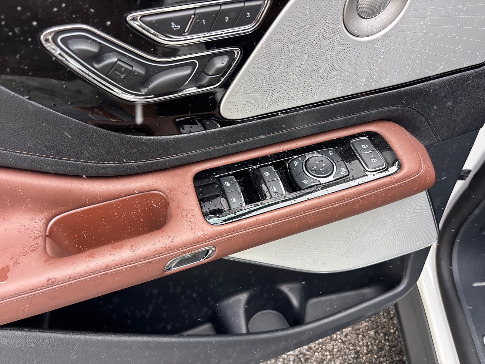 New 2026 Lincoln Aviator Reserve AWD/4WD image 13