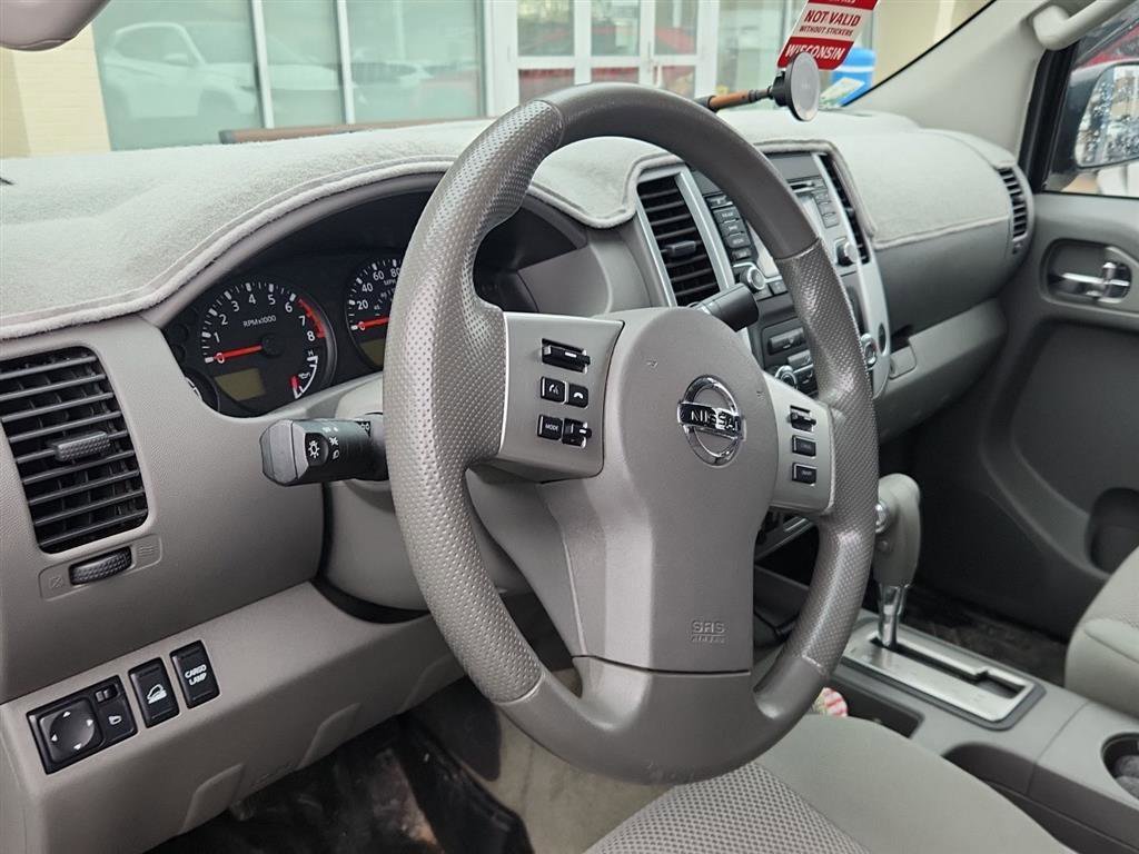 Used 2016 Nissan Frontier SV image 12