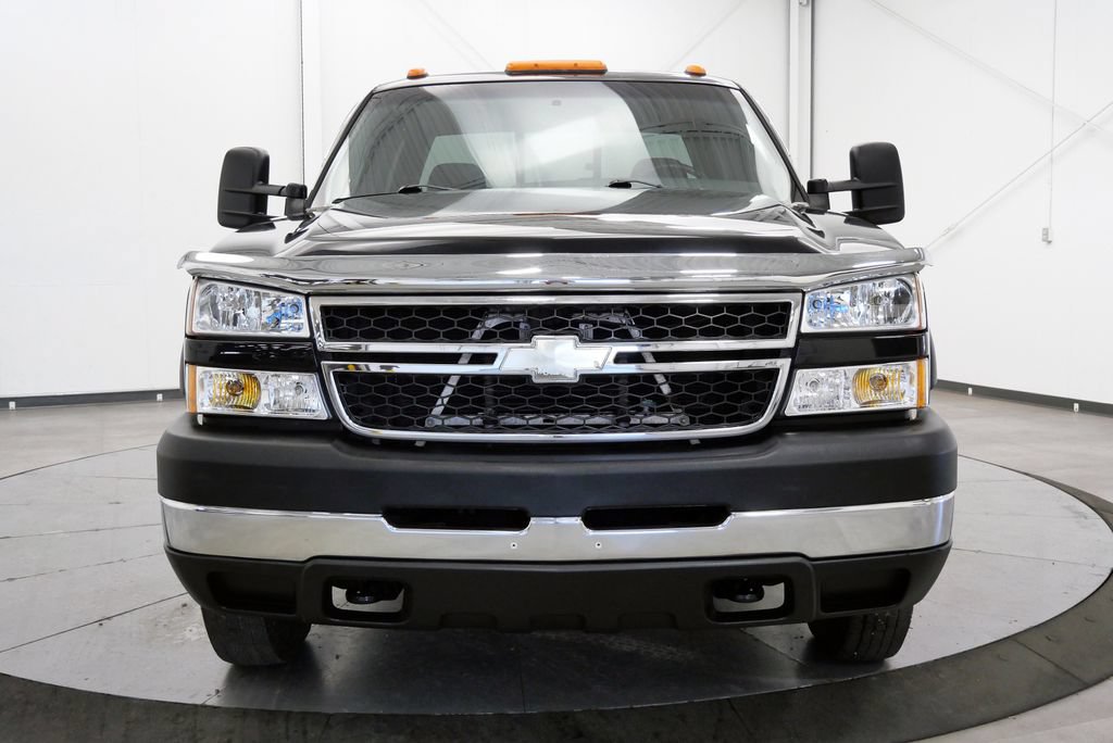 Used 2007 Chevrolet Silverado 3500 LT AWD/4WD image 2