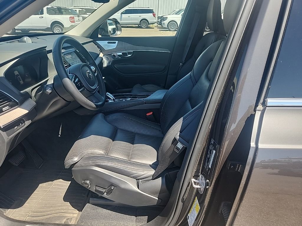 Used 2024 Volvo XC90 T8 Ultimate w/ Protection Package Premier AWD/4WD image 17